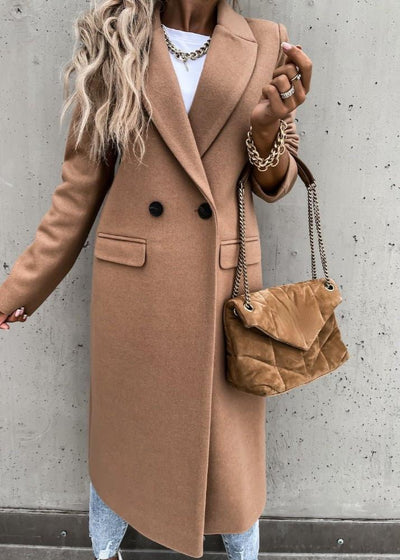 Long winter coat for women with a classic and elegant design