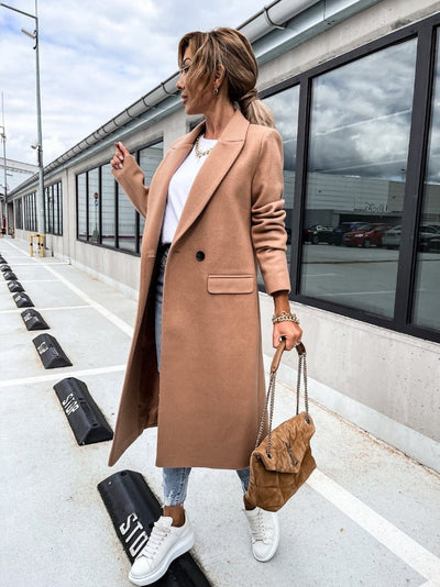 Sophisticated winter coat for modern women