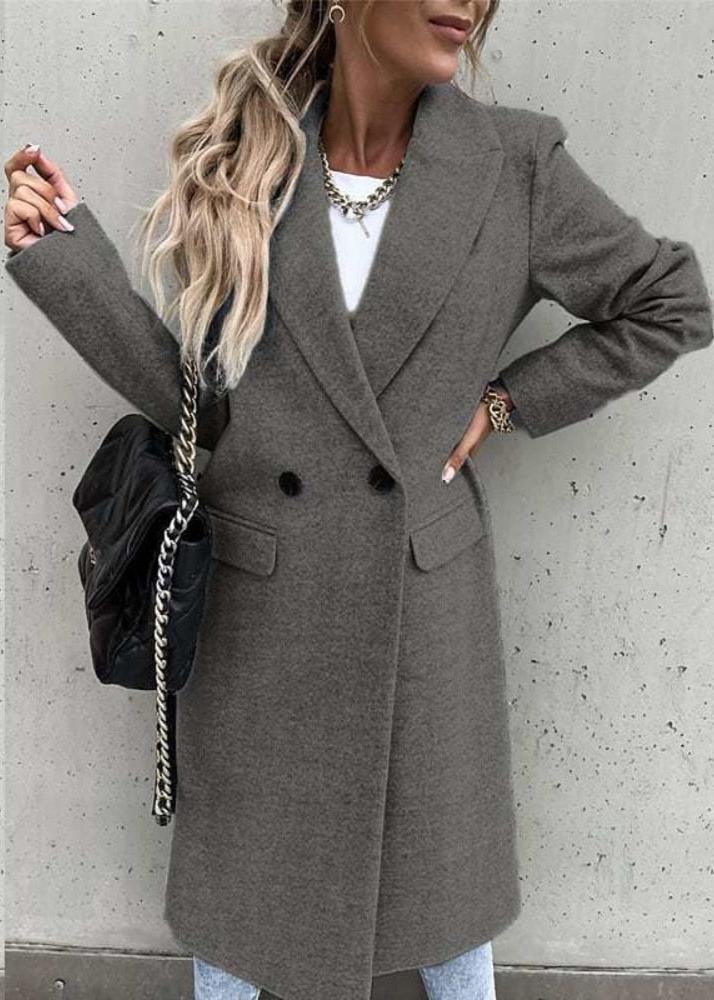 Long winter coat for women with a classic and elegant design