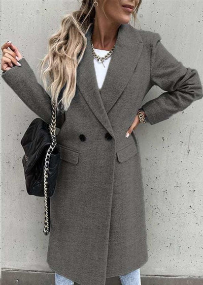 Long winter coat for women with a classic and elegant design