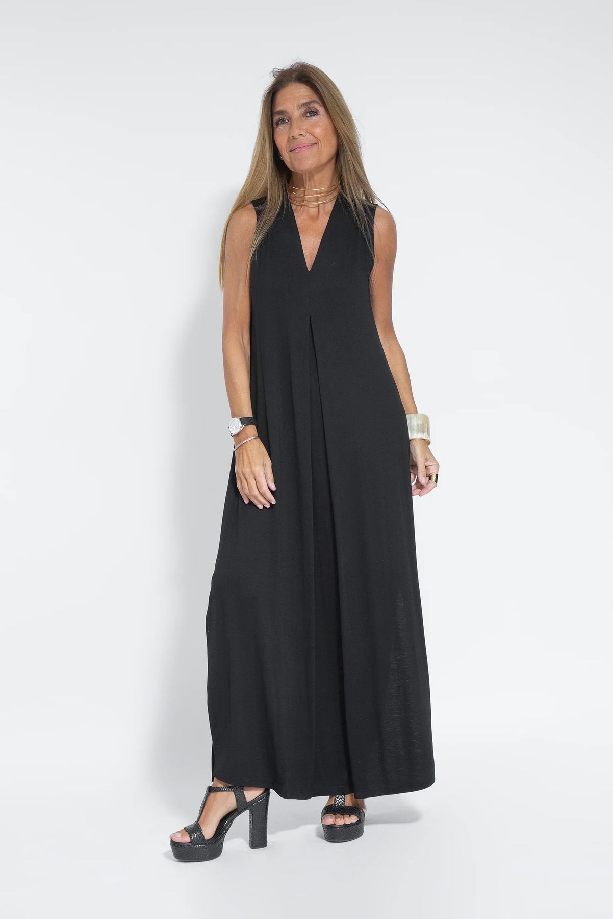 Elegant vest and long dress set for a sophisticated look