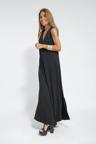 Elegant vest and long dress set for a sophisticated look