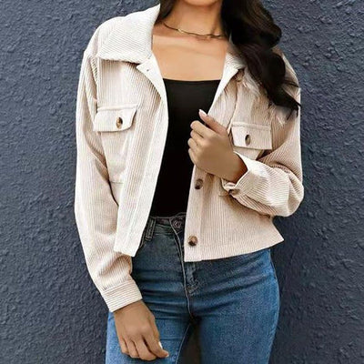 Ultra-modern jacket with large pockets and buttons