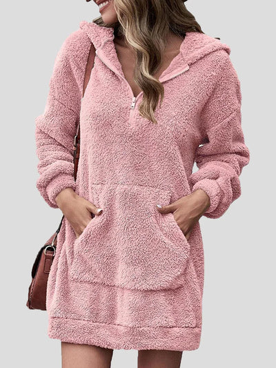 Comfortable long-sleeved hoodie with pockets and zipper